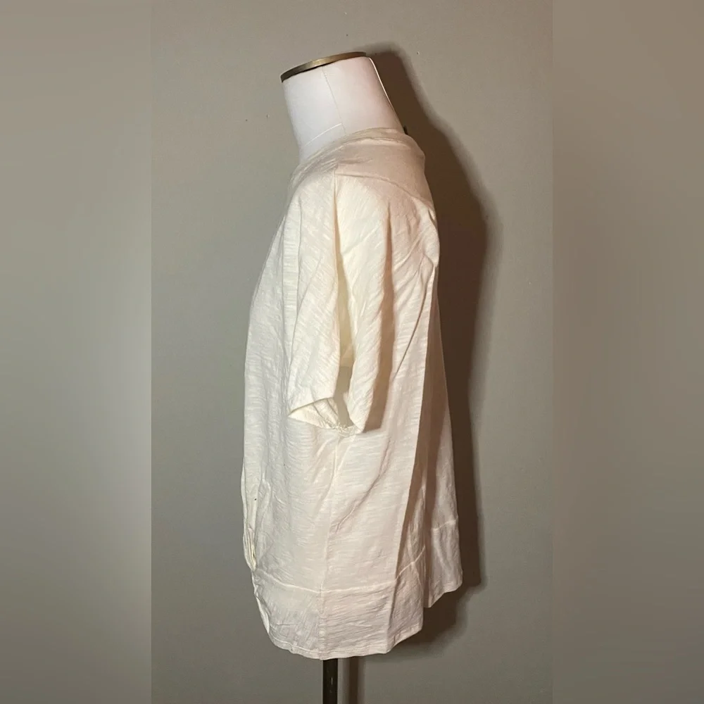 Forever21 ivory top - Picture 2 of 8